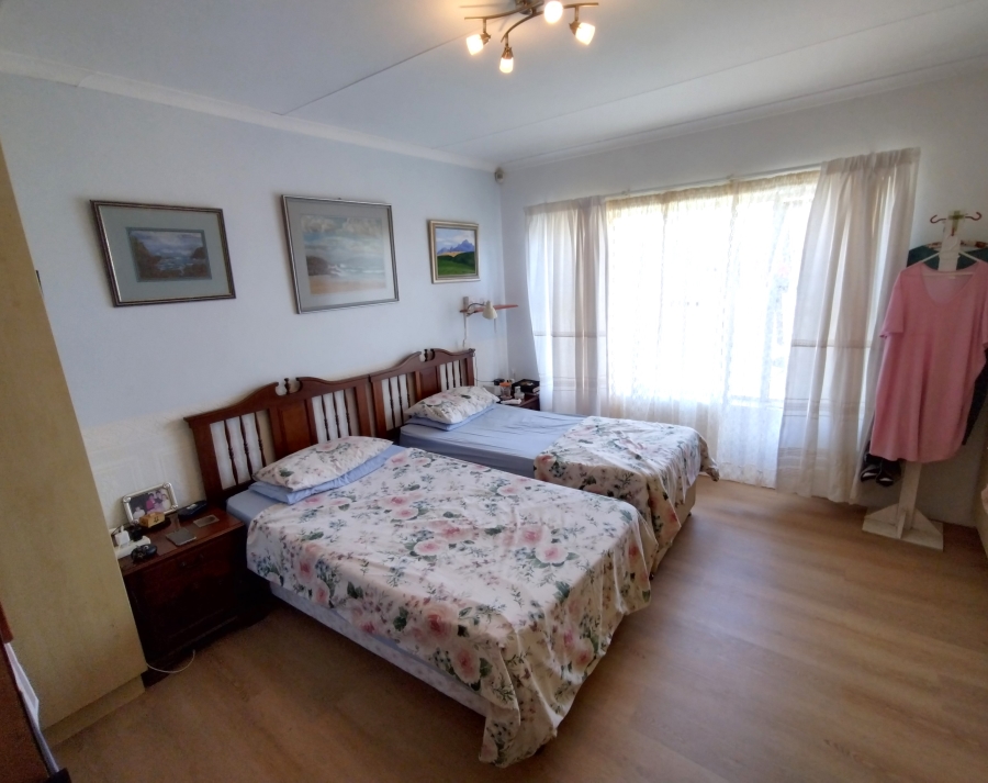 3 Bedroom Property for Sale in Wavecrest Eastern Cape